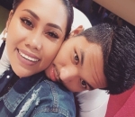 Mesranya Arif Memeluk Sang Istri Saat Syuting Bareng