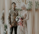 Gunakan Kebaya Model Panjang