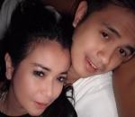 Ajun Perwira Tak Ragu Pose Mesra Bareng Calon Istri