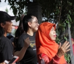 Vicky Shu Ikut Senam Pagi Bareng Warga Maos, Cilacap