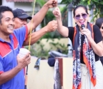 Venna Melinda Ceria Hadiri Acara Mancing Ikan Sebelum Sosialisasi di Blitar