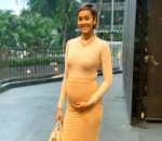 Tak Takut Pakai Heels Saat Hamil Besar