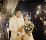 Irish Bella dan Ammar Zoni Bahagia Disambut Para Sahabat di Malam Resepsi
