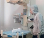 Biasa Kocak, Raditya Dika Serius Pandangi Sang Putri Saat Tengah Tidur