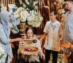 Aura Kasih Jalani Siraman Ditemani Sang Suami