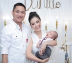 Kompak Serba Putih Saat Gelar Aqiqah Putra Pertama