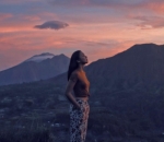 Pose Kece Berlatar Senja