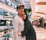 Tetap Mesra Saat Jalan-Jalan di Mal