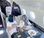 Ajak Sang Bunda untuk Naik Jet Pribadi dan Nikmati Menu Spesial