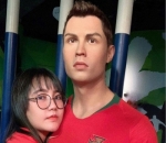 Siasati Wajah Bengkak Pakai Kacamata Besar Saat Ketemu 'Cristiano Ronaldo'