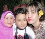 Lagi-Lagi Pasang Pose Imut Saat Wefie Bareng Sang Bunda