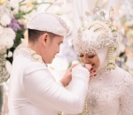 Siap Mengabdi Sebagai Istri, Citra Kirana Manis Cium Tangan Suami