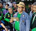 Puluhan Driver Ojol Kembali Serbu Kediaman Iis Dahlia