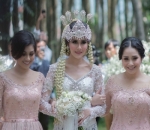 Kompak Jadi Pengiring Saat Syahnaz Menikah