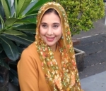 Ayu Azhari Tampil Cantik di Soft Launching Khadijah Coffee