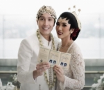 Resmi Jadi Suami Istri, Isyana Sarasvati Pamer Buku Nikah