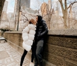 Saling Kecup Bibir di New York Central Park