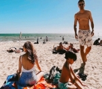 Nikmati Keindahan Pantai di Melbourne Sambil Berjemur