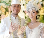Sempat 'Backstreet', Zaskia Gotik Kini Umbar Keromantisan Suami