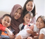 Zaskia Adya Mecca Jadi Penyumbang Cucu Terbanyak
