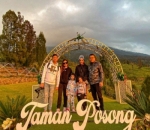 Keluarga Hermansyah di Taman Posong