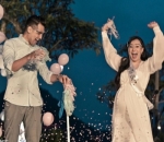 Ekspresi Gembira Asmirandah dan Jonas Rivanno