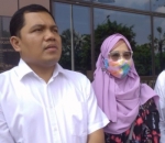 Okie Agustina Jadi Korban Penipuan Travel Umrah