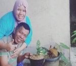 Kiwil dan Rohimah Berkebun Bersama