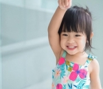 Super Girly! Alea Dengan Gaun Motif Bunga