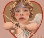 Belum cukup, kali ini Lee Know  bereksperimen dengan filter ala cupid
