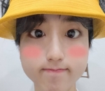 Han Jisung tak mau kalah dengan selfie kocaknya