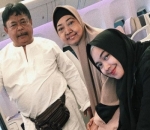 Momen bahagia Ria Ricis bersama sang ayah dan ibu saat akan berlibur
