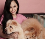 Senyum tulus Denise bersama Choco dan Chici