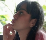 Pose manyun  ala Denise Chariesta
