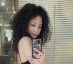 Han Ye Sul tampil dengan rambut keriting 