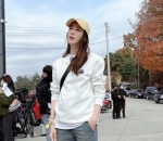 Tampil trendy dengan outfit simple