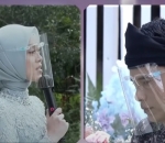 Lesty diiringi isak tangis meminta restu lagi kepada sang ayah