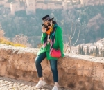 <i>Outwear oversized</i> untuk menyembunyikan lengan