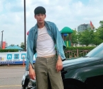 Gaya <i>absurb</i> di pinggir jalan