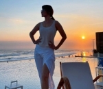 Pamer <i>body goals</i> saat sunset