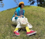 Padu padan <i>style</i> <i>Outfit</i> cerah ala Kim Se Eun