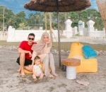 Menikmati Liburan di Pantai 