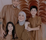 Kelurga Gary Iskak selalu Kompak dengan <i>Dresscode</i>