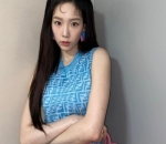 OOTD Hari Ini, Tae Yeon Seperti Model Profesional