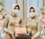 Momen Ketika Memberikan Seserahan