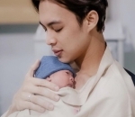 Momen <i>skin to skin contact</i> Arshakalif dan Rey Mbayang