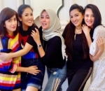 Potret Geng Sosialita Ala Olla dan Nindy