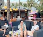 Santai di Restoran Luar Ruangan