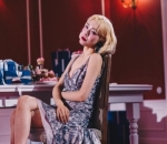Tiffany nyentrik namun anggun