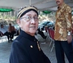 mendapat penghargaan dari presiden soeharto